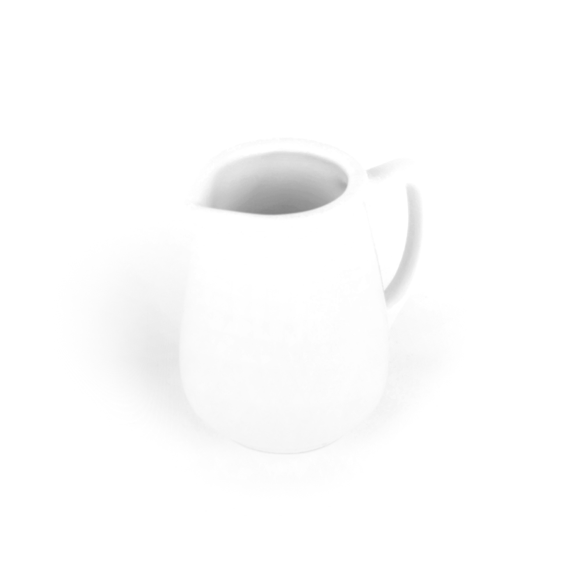 Photo de Petit pot avec bec verseur en porcelaine blanc